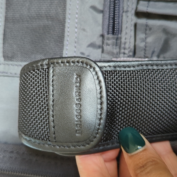 BRIGGS & RILEY | Messenger Laptop Cross-Body Bag - Picture 12 of 16